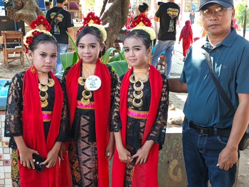 Semarak Bulan Kemerdekaan Lomba Tari Tradisional Meriahkan Agustus di SDN 2 Kalisari